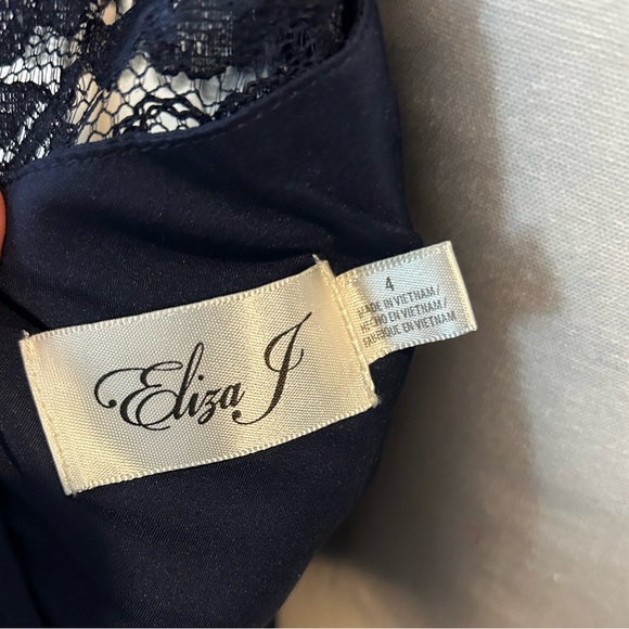 EUC Beautiful Eliza J Navy Sheath Midi Dress with Mock Neck in Size 4 - Picture 9 of 10